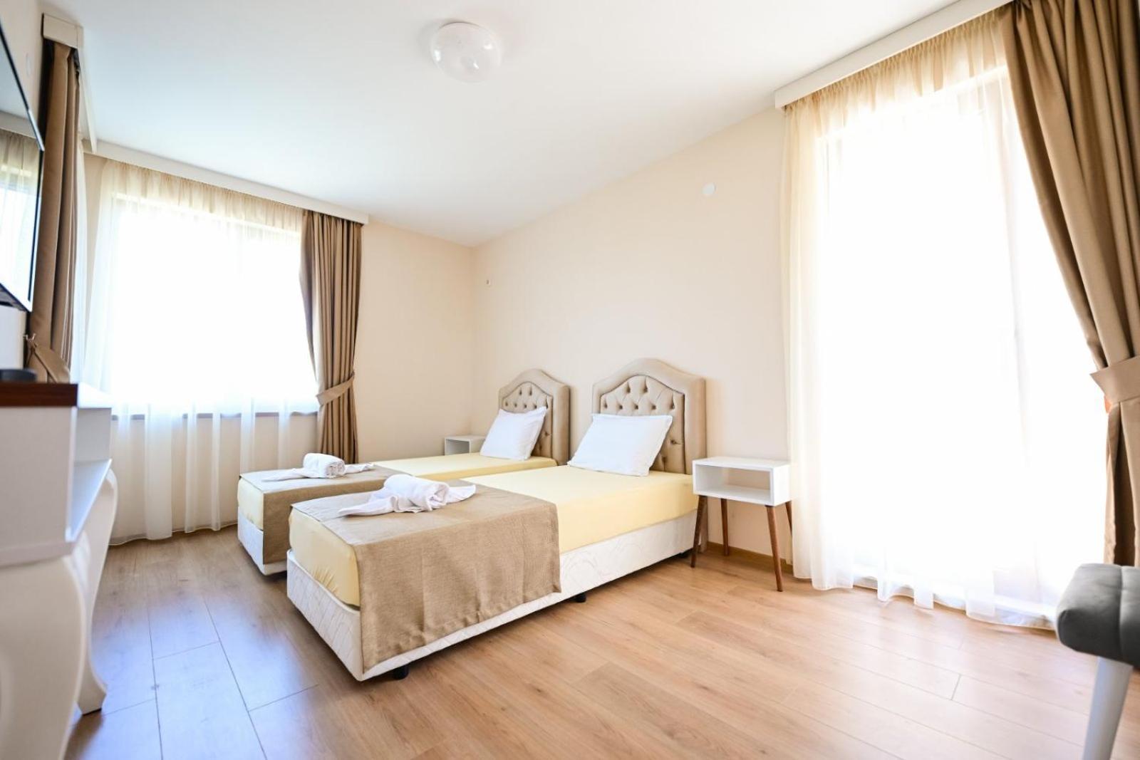 Kristin Palace Obzor Exterior foto